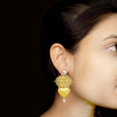 High textured gold-plated pearl heart earring soku#7579