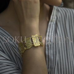 Texture Design of Earring and Bracelet with Gemstone Ring