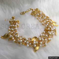 A Beautiful Party Era Bracelet in Gold Plated SKU6481