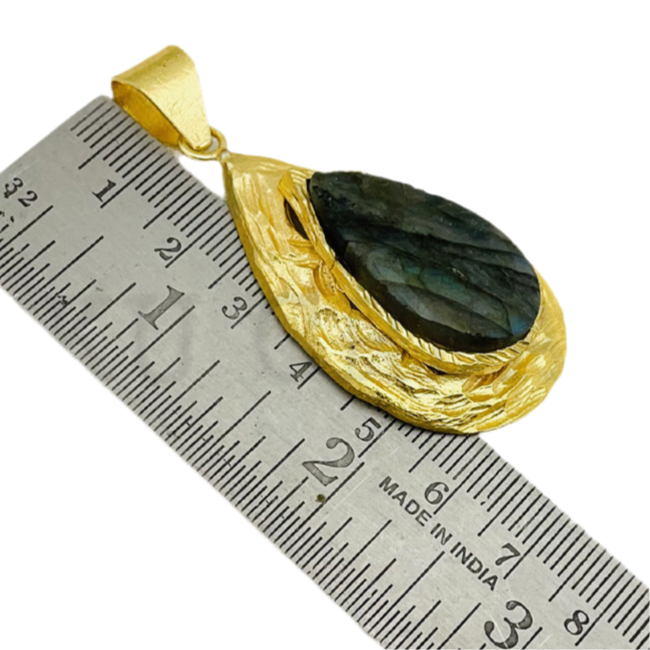 A Big Handmade Labradorite Stone Pendant SKU7403