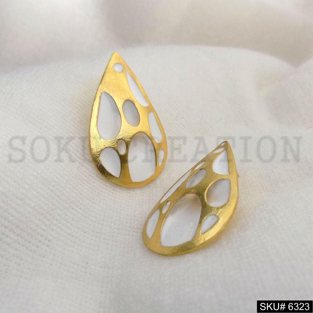 Gold plated Drop Shape Delicate Pair of Earrings SKU6323