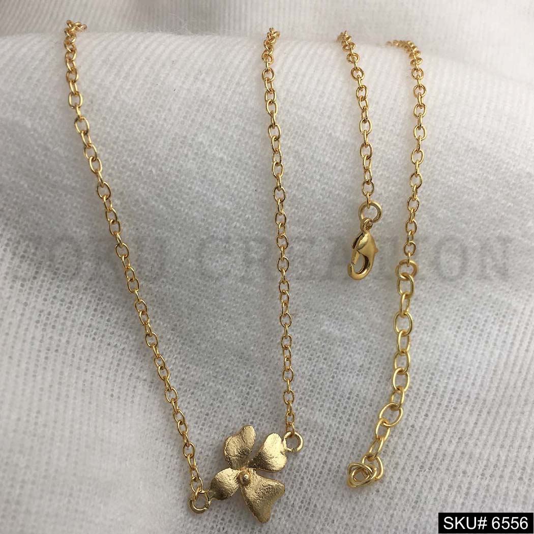 Gold plated Plain Unique Flower Charm necklace SKU6556