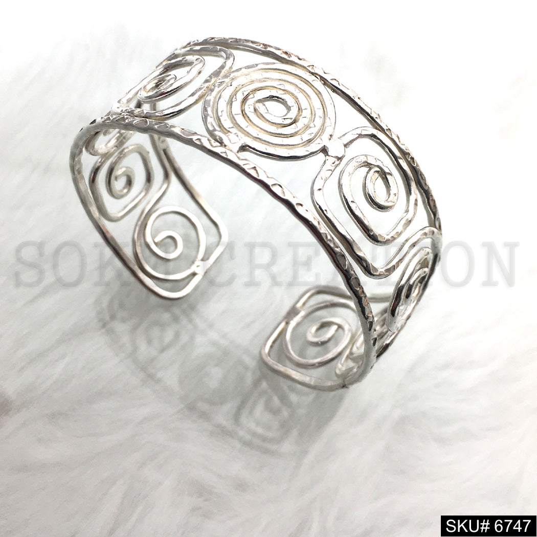 Gold Plated Spiral Round Shape Design of Unique Cuff SKU6747